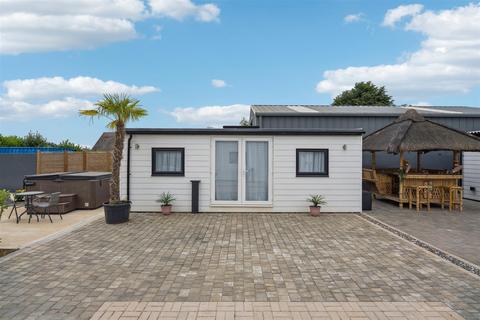 4 bedroom detached house for sale, Ivy Lane, Great Brickhill, Buckinghamshire