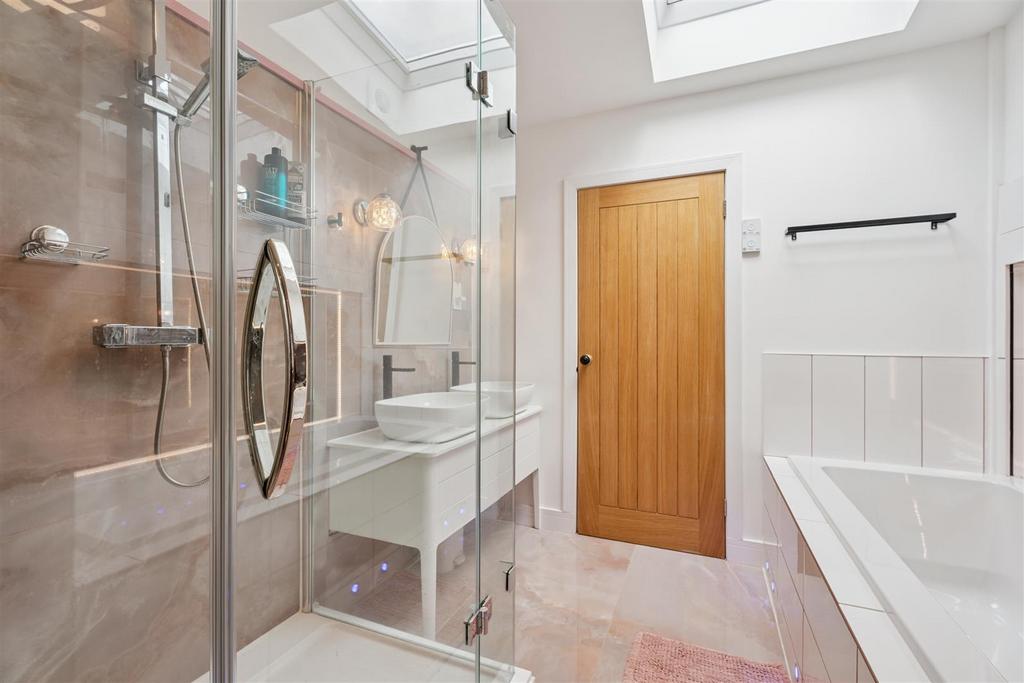 Bedroom One Ensuite