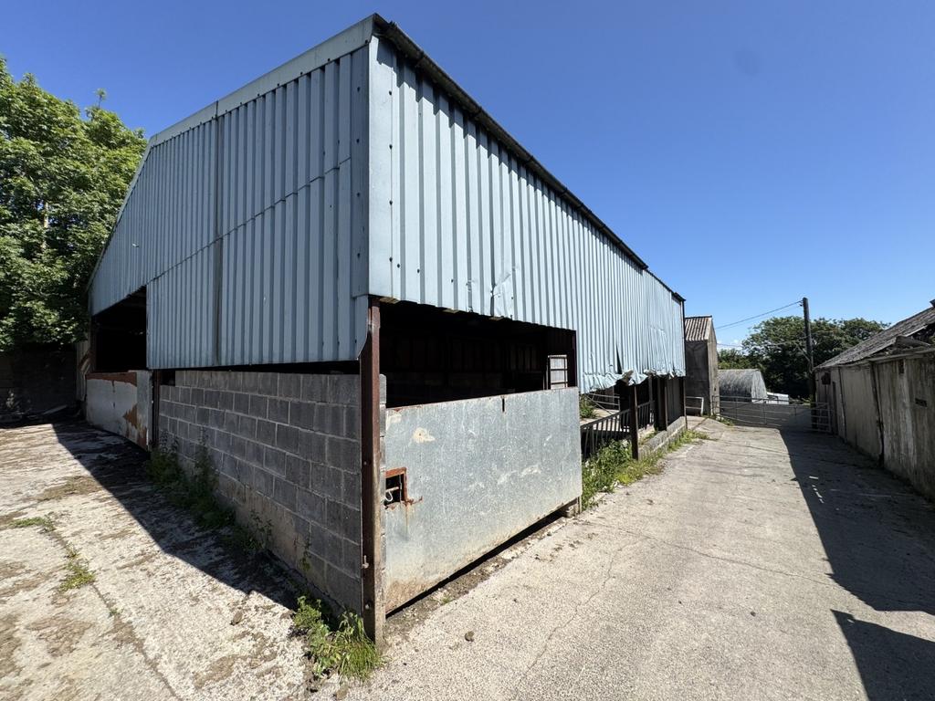 Loose Housing Unit