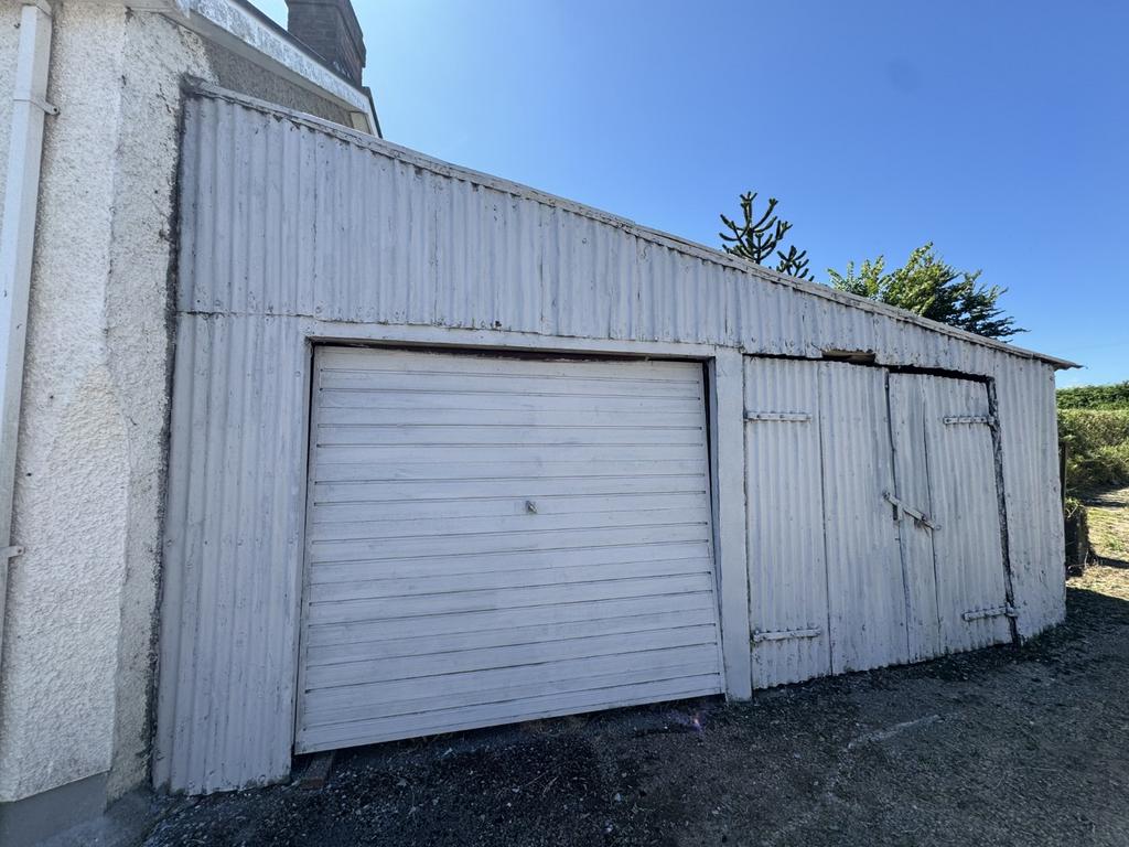 Lean-To Garage