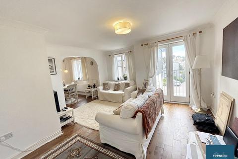 3 bedroom house to rent, Calver Close, Penryn