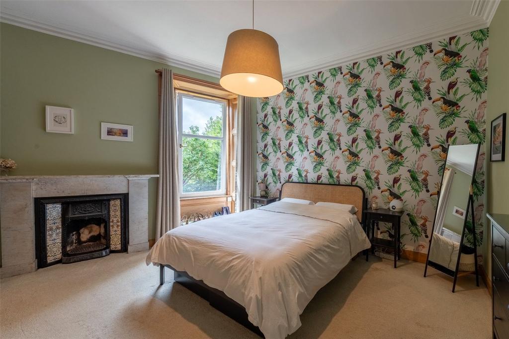 Millar Crescent 17