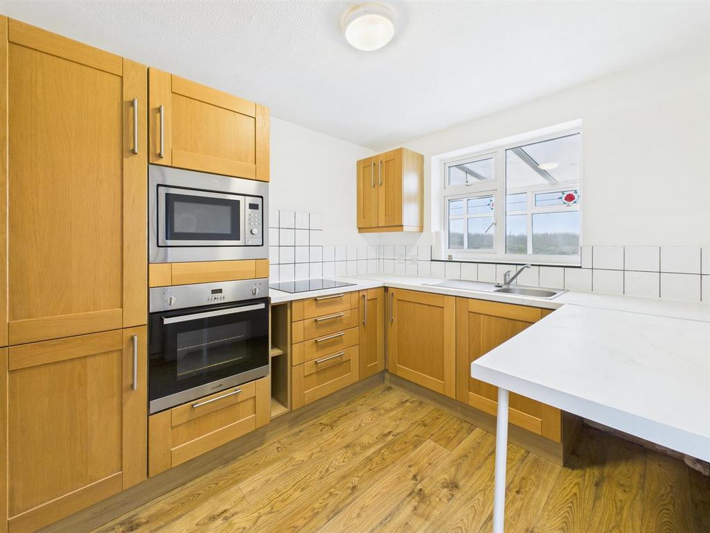 Kitchen: