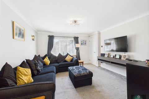 9 Aveling Close, Maidenbower, Crawley, RH10 7UR