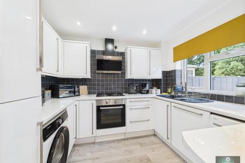 9 Aveling Close, Maidenbower, Crawley, RH10 7UR