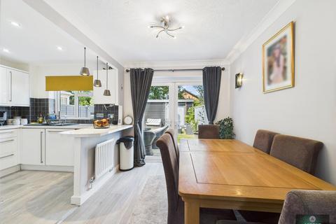 9 Aveling Close, Maidenbower, Crawley, RH10 7UR