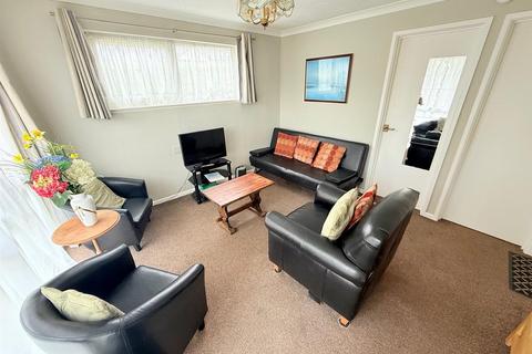 2 bedroom chalet for sale, Newport Road, Hemsby