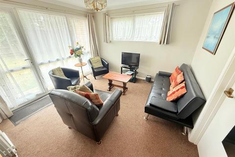 2 bedroom chalet for sale, Newport Road, Hemsby
