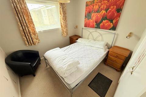 2 bedroom chalet for sale, Newport Road, Hemsby