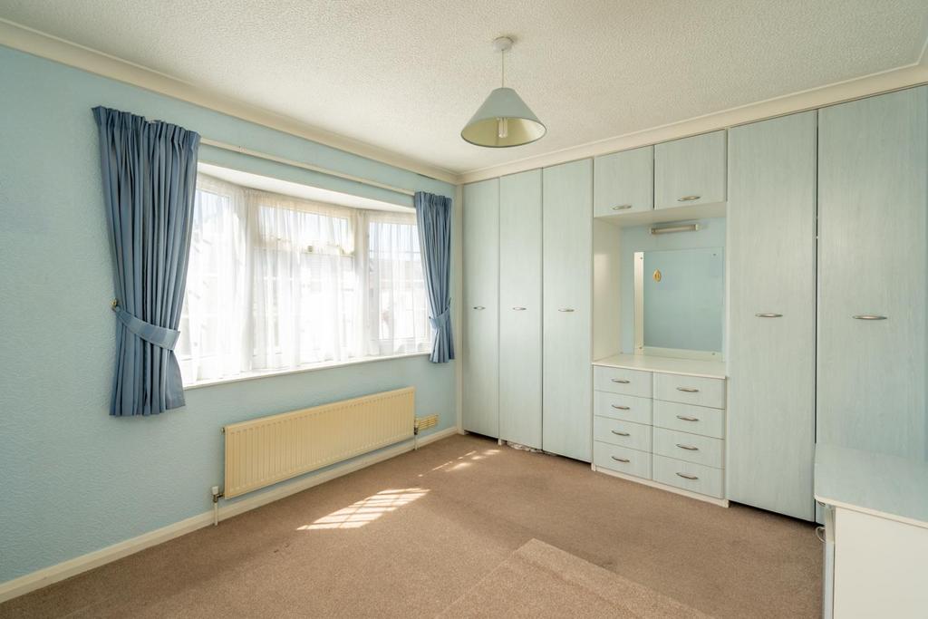 Bedroom 1.jpg