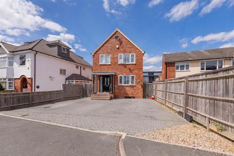 4 bedroom detached house for sale, Masons Road, Cippenham