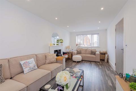 4 bedroom detached house for sale, Masons Road, Cippenham