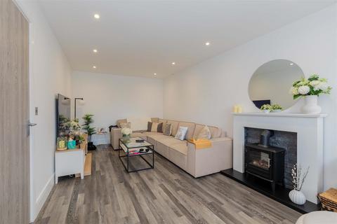 4 bedroom detached house for sale, Masons Road, Cippenham