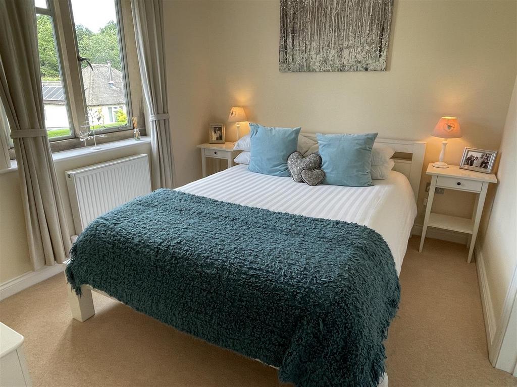 Bedroom 2.JPG