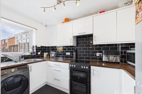 46 Lennon Way, Basingstoke, RG22 4NY