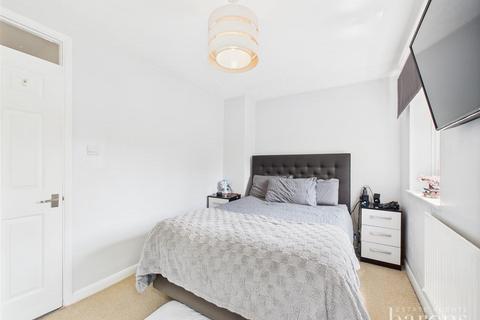 46 Lennon Way, Basingstoke, RG22 4NY