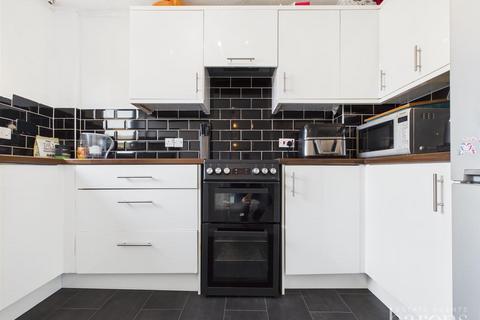 46 Lennon Way, Basingstoke, RG22 4NY