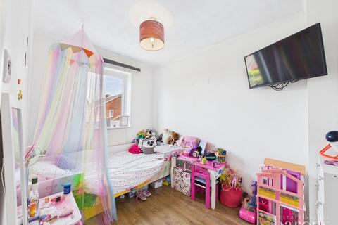 46 Lennon Way, Basingstoke, RG22 4NY