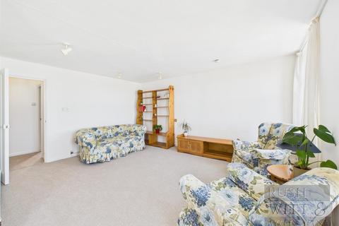 2 bedroom flat for sale, Undercliff, St. Leonards-On-Sea