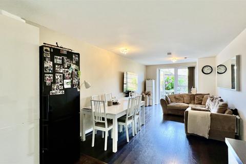 2 bedroom apartment for sale, Salisbury Road, Southall UB2