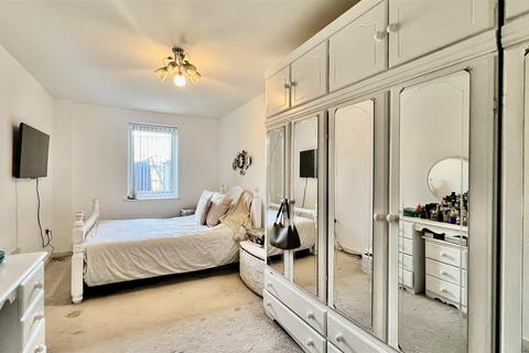 2 bedroom apartment for sale, Salisbury Road, Southall UB2
