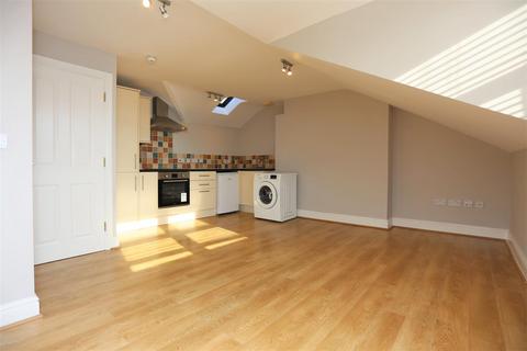 Studio to rent, Dyke Road, Brighton