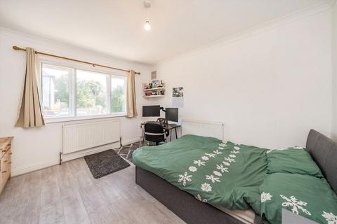 undefined, Redesdale Gardens, Isleworth TW7