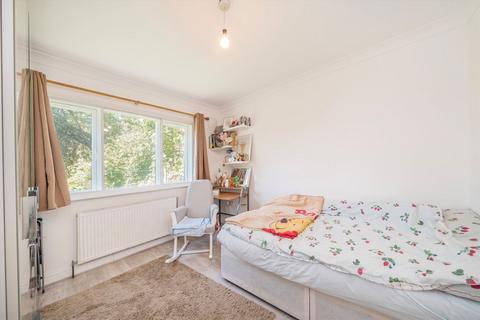 undefined, Redesdale Gardens, Isleworth TW7
