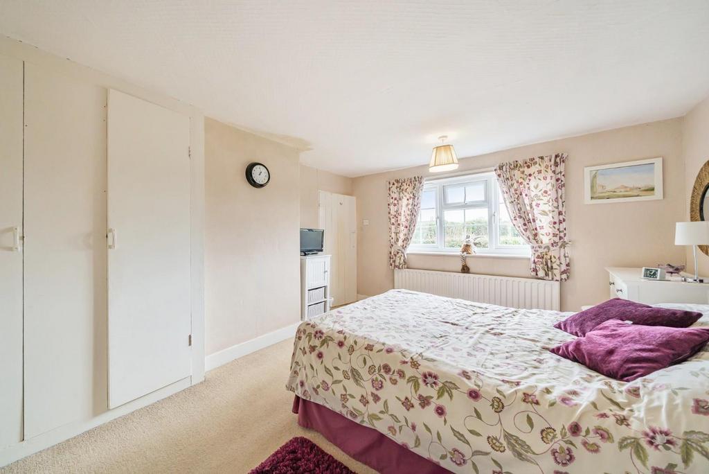 MASTER BEDROOM.jpg