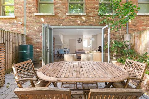 9 Rosenburg Road, London, W3 8GE