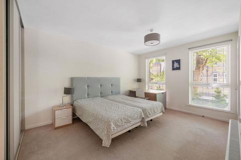 9 Rosenburg Road, London, W3 8GE