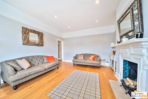 5a Sherborne Gardens, London, W13 8AS