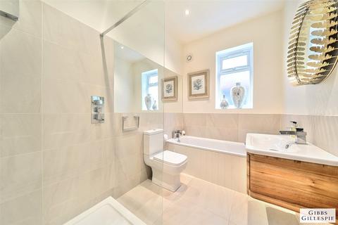 5a Sherborne Gardens, London, W13 8AS