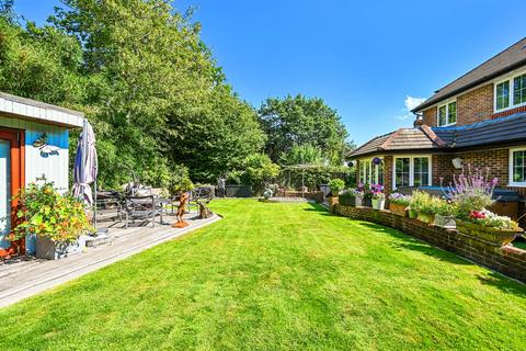 4 bedroom detached house for sale, Pollington Place, Crowborough, TN6