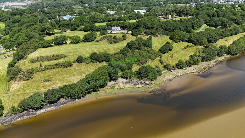 Tyddyn Heulyn from Estuary.JPG