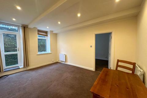 undefined, Elmsley Street, Steeton