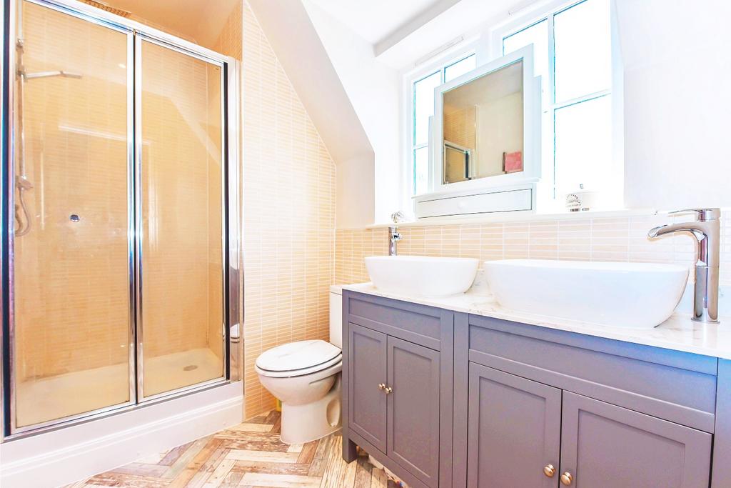 En suite bathroom