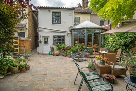 3 bedroom semi-detached house for sale, Hainault Road, Chigwell, Essex, IG7