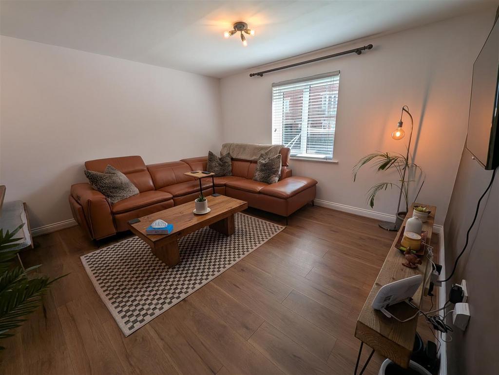 Lounge/Dining Room