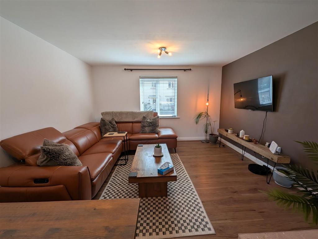 Lounge/Dining Room
