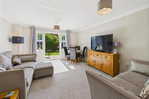 4 bedroom semi-detached house for sale, Sandringham Road, Brough