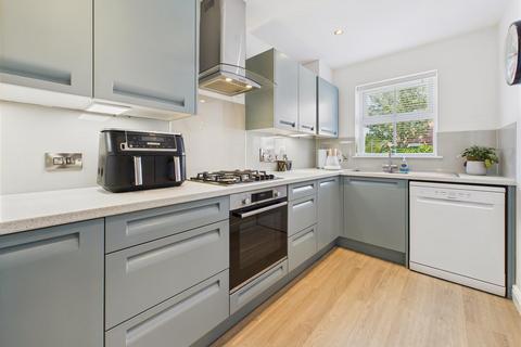 4 bedroom semi-detached house for sale, Sandringham Road, Brough