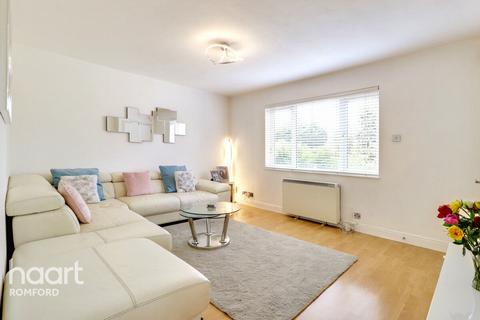 1 Murthering Lane, Stapleford Abbotts, Romford, RM4 1HT