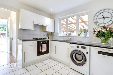 1 Murthering Lane, Stapleford Abbotts, Romford, RM4 1HT