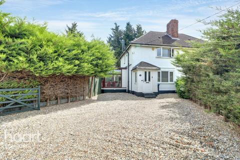 1 Murthering Lane, Stapleford Abbotts, Romford, RM4 1HT