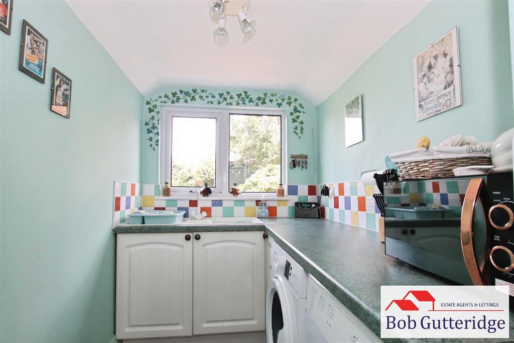 Fitted kitchen