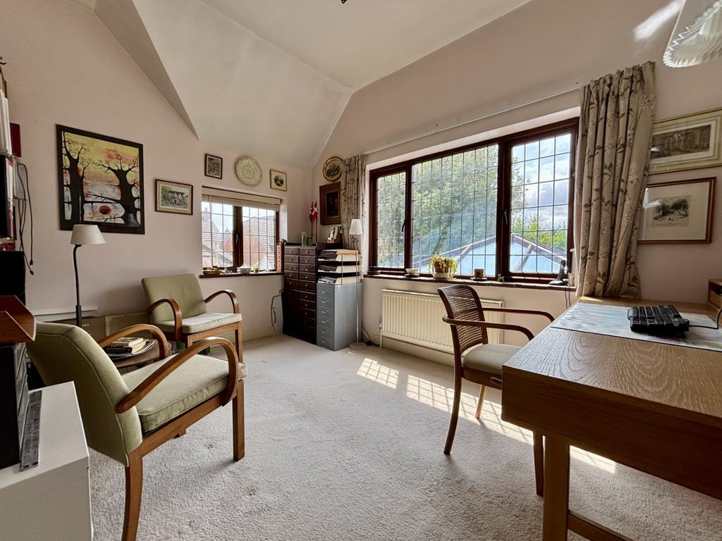 Bedroom / Office