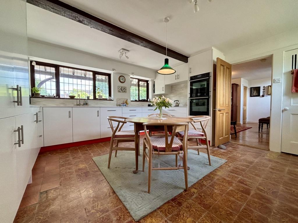 Kitchen / Breakfast