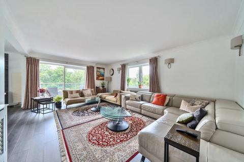 3 bedroom flat for sale, Minster Court, Hillcrest Road, Ealing W5