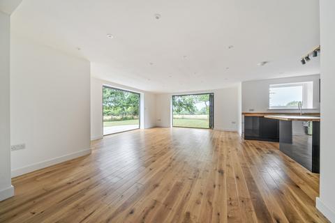 4 bedroom semi-detached house for sale, Broadford Bridge Road, West Chiltington